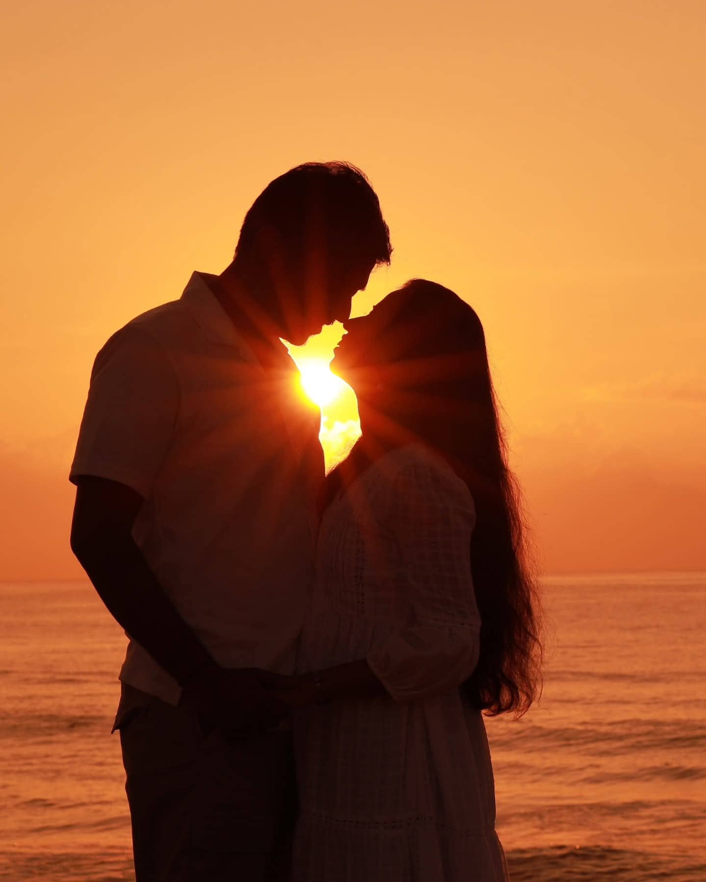 Outdoor couple pre wedding photography