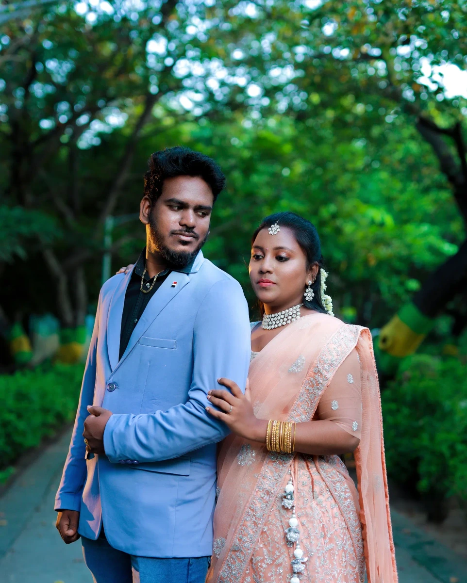 Outdoor wedding couple photography